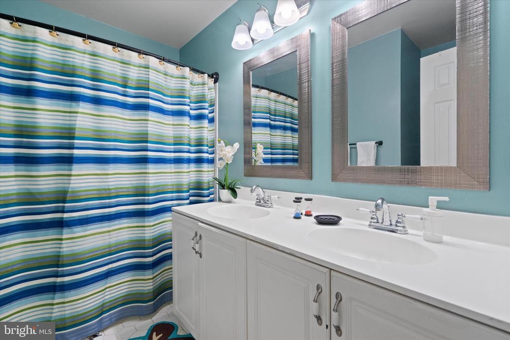 Image 27 of property listing at 3721 BERLEIGH HILL CT, Burtonsville, MD 20866