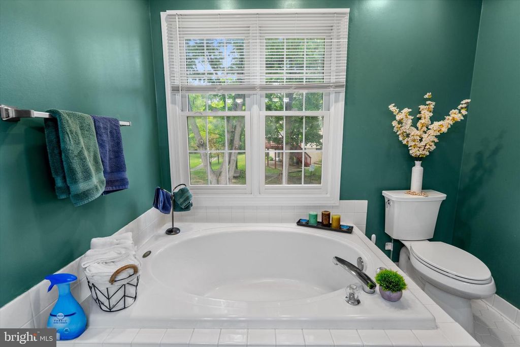 Image 39 of property listing at 3721 BERLEIGH HILL CT, Burtonsville, MD 20866