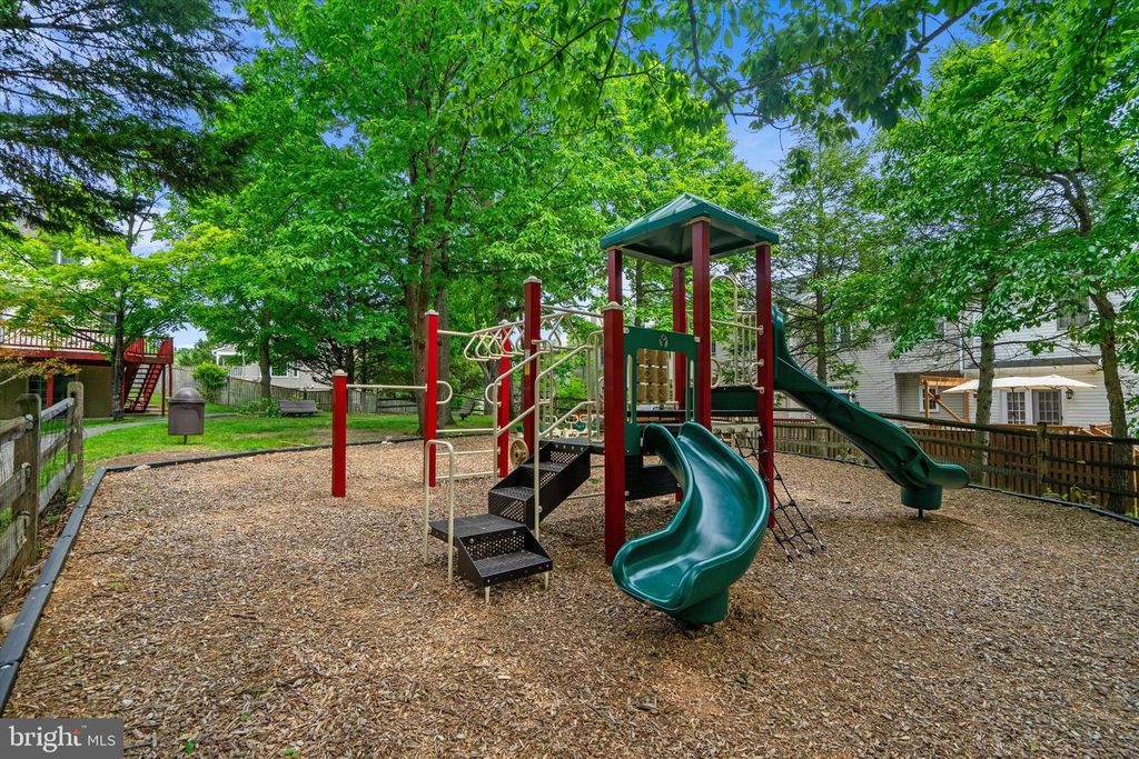 Image 44 of property listing at 3721 BERLEIGH HILL CT, Burtonsville, MD 20866