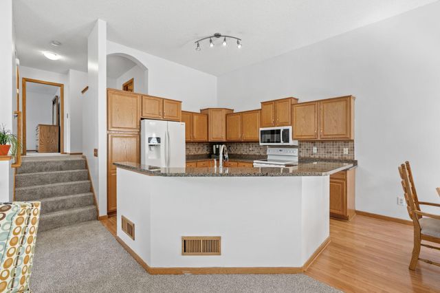 15642 Chasewood Court, Rosemount, MN 55068
