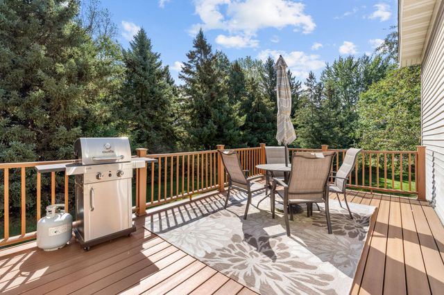 15642 Chasewood Court, Rosemount, MN 55068