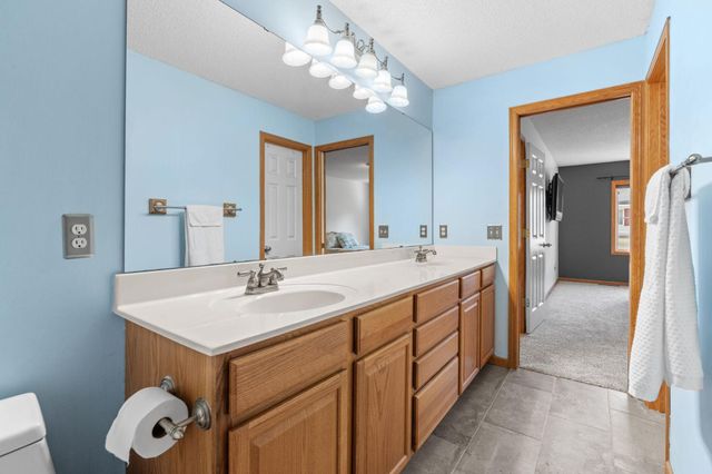 15642 Chasewood Court, Rosemount, MN 55068