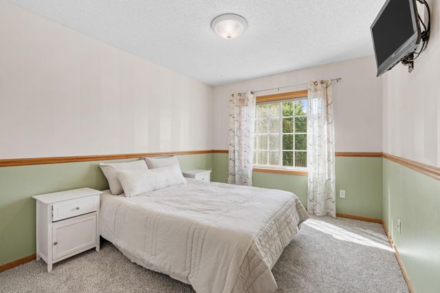 15642 Chasewood Court, Rosemount, MN 55068