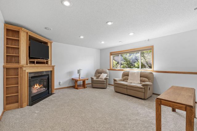 15642 Chasewood Court, Rosemount, MN 55068