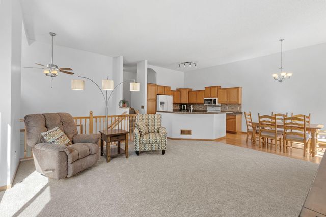 15642 Chasewood Court, Rosemount, MN 55068