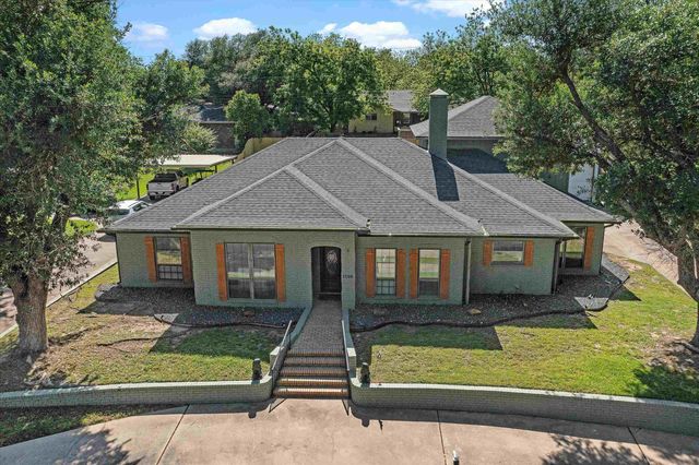 1208 Westwood Dr, Henderson, TX 75654