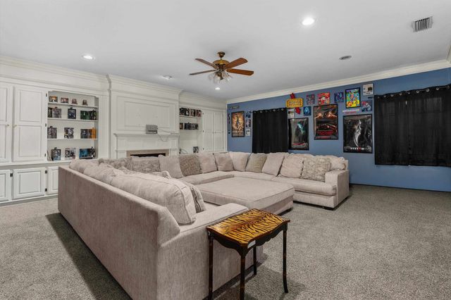 1208 Westwood Dr, Henderson, TX 75654