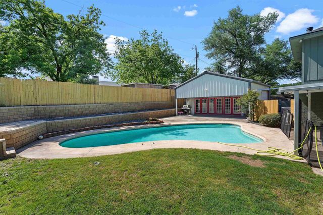 1208 Westwood Dr, Henderson, TX 75654