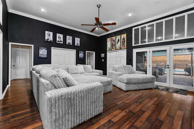 1208 Westwood Dr, Henderson, TX 75654