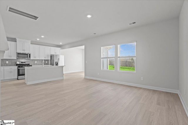 695 Cozy Bluff Road, Spartanburg, SC 29301