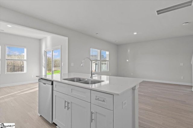 695 Cozy Bluff Road, Spartanburg, SC 29301