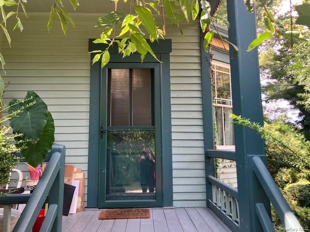 332 Franklin Avenue 1, Sea Cliff, NY 11579