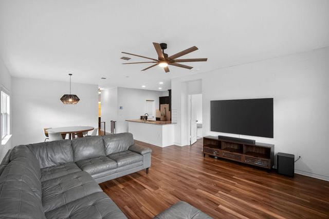 109 Shiner LN, Georgetown, TX 78626