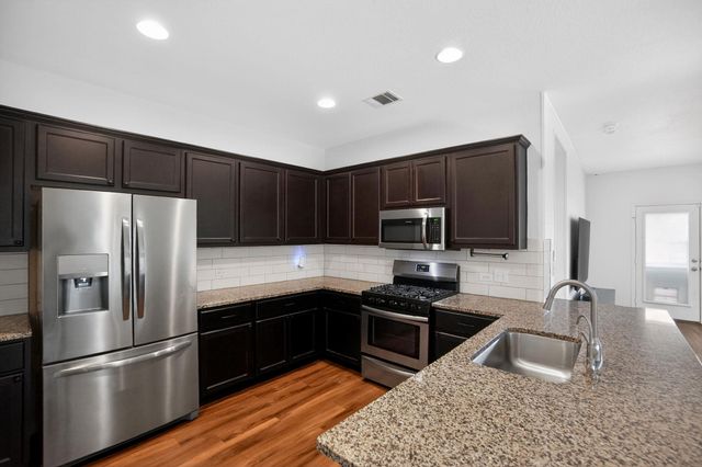 109 Shiner LN, Georgetown, TX 78626