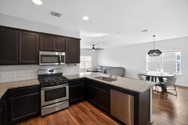 109 Shiner LN, Georgetown, TX 78626