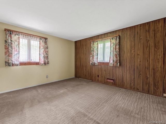 12 Joyce Lane, Commack, NY 11725