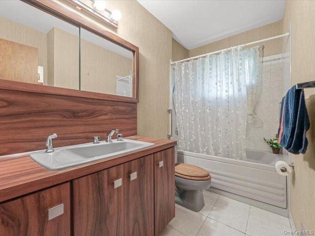 12 Joyce Lane, Commack, NY 11725