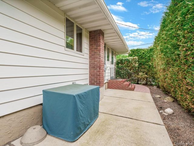 12 Joyce Lane, Commack, NY 11725