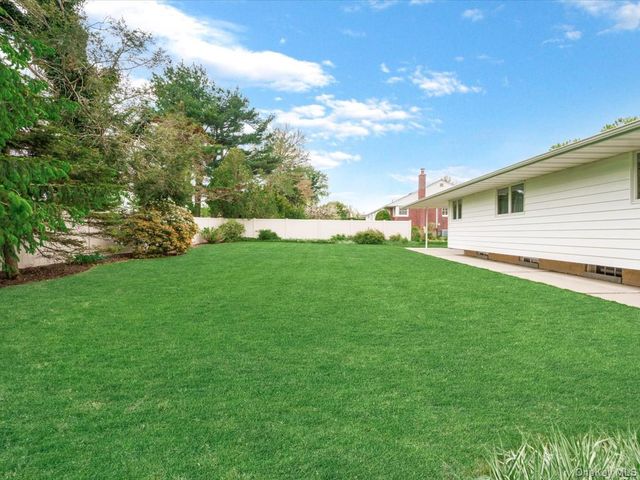 12 Joyce Lane, Commack, NY 11725