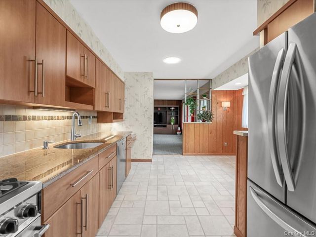 12 Joyce Lane, Commack, NY 11725