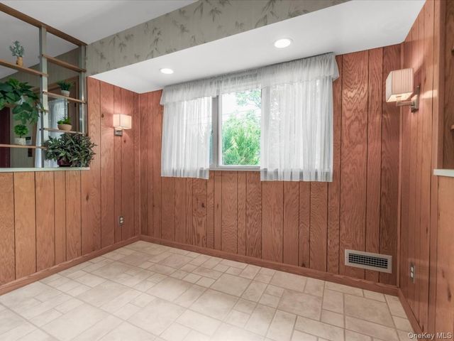 12 Joyce Lane, Commack, NY 11725