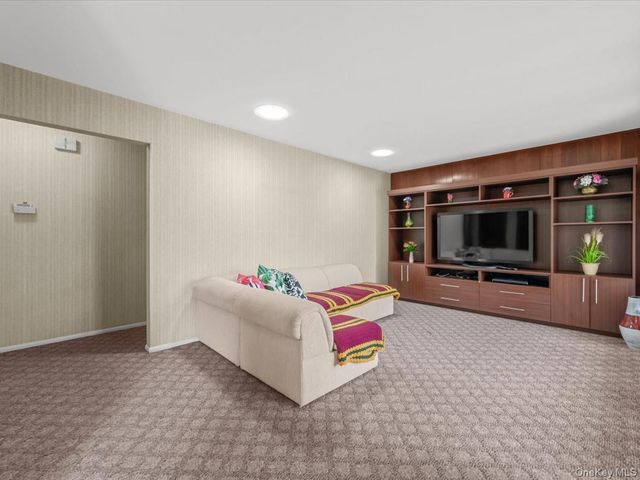 12 Joyce Lane, Commack, NY 11725