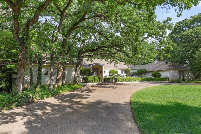 2409 Southbrook Court, Arlington, TX 76006