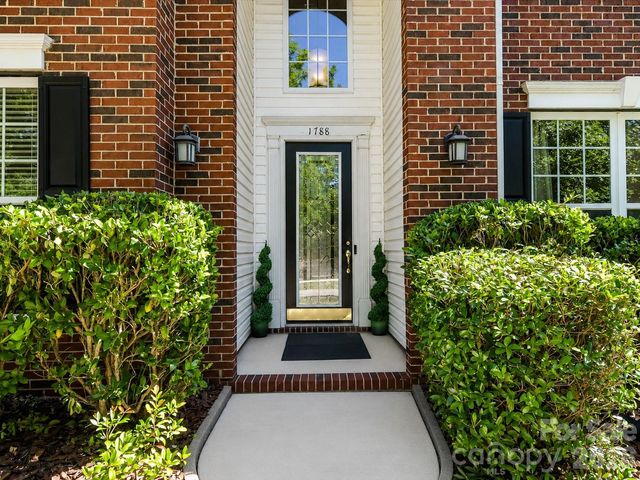 1788 Oakmont Drive, Denver, NC 28037
