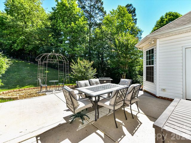 1788 Oakmont Drive, Denver, NC 28037