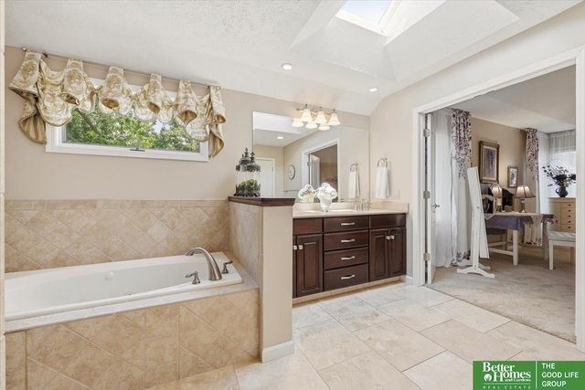 4314 Amos Gates Drive, Bellevue, NE 68123