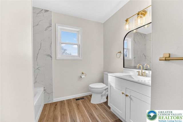 5693 Neola Road, Jackson Twp, PA 18360