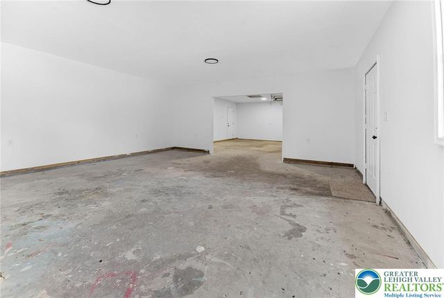 5693 Neola Road, Jackson Twp, PA 18360