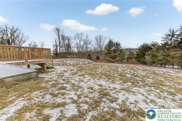 5693 Neola Road, Jackson Twp, PA 18360