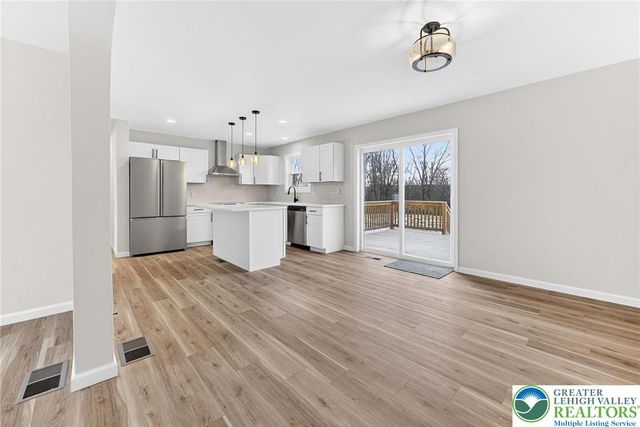 5693 Neola Road, Jackson Twp, PA 18360