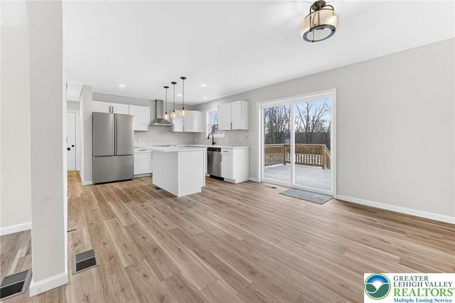 5693 Neola Road, Jackson Twp, PA 18360