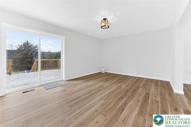 5693 Neola Road, Jackson Twp, PA 18360