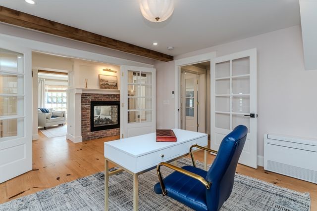 14 Sugarloaf St, Deerfield, MA 01373