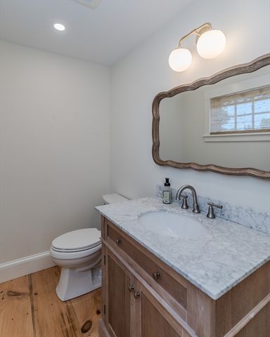 14 Sugarloaf St, Deerfield, MA 01373