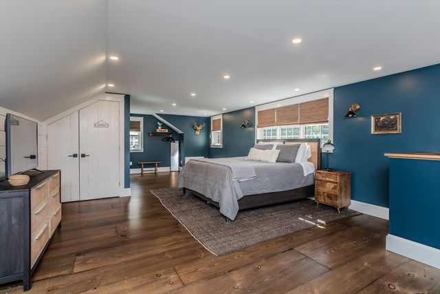 14 Sugarloaf St, Deerfield, MA 01373