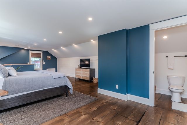 14 Sugarloaf St, Deerfield, MA 01373