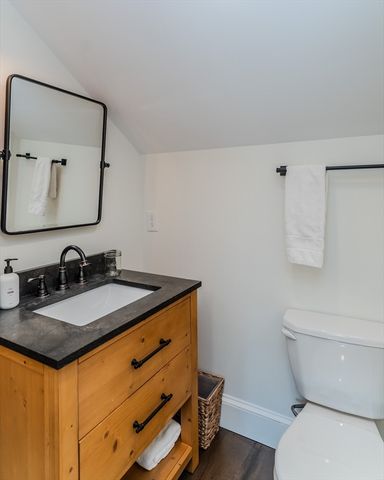 14 Sugarloaf St, Deerfield, MA 01373