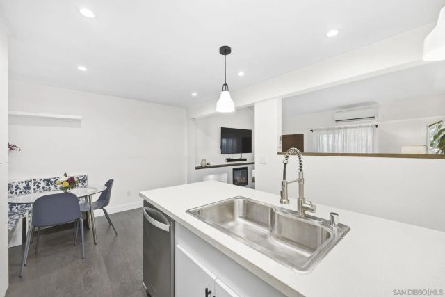 13788 Ruette Le Parc D, Del Mar, CA 92014
