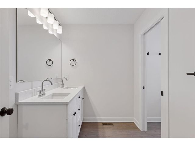 628 Franklin Street, Roberts, WI 54023