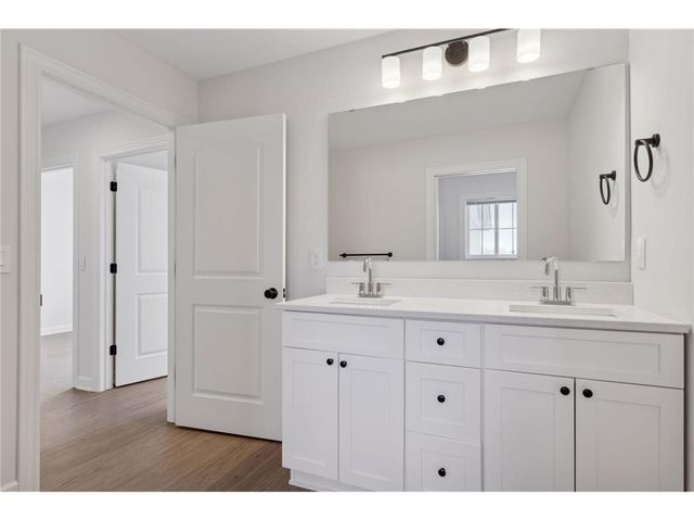 628 Franklin Street, Roberts, WI 54023