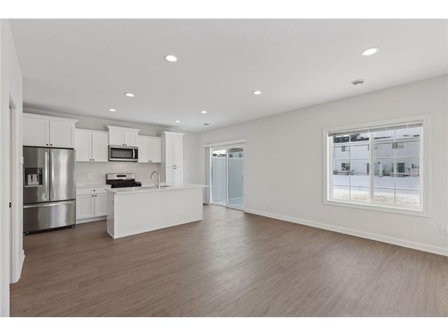 628 Franklin Street, Roberts, WI 54023