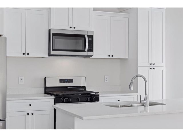 628 Franklin Street, Roberts, WI 54023