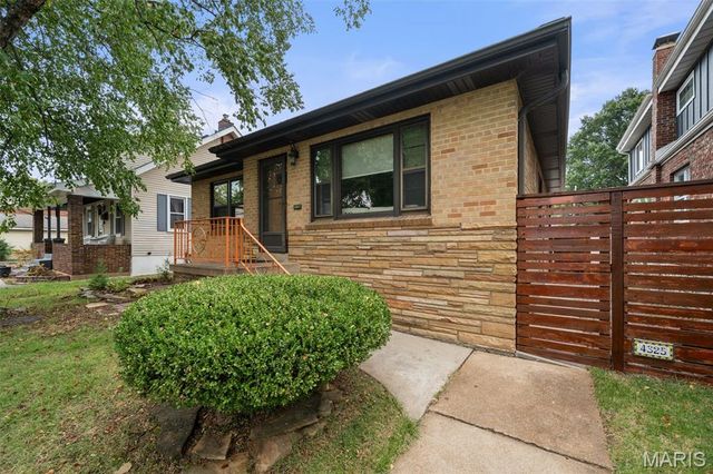 4325 Alma Avenue, St Louis, MO 63116