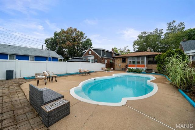 4325 Alma Avenue, St Louis, MO 63116
