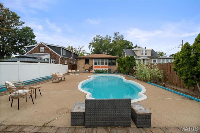 4325 Alma Avenue, St Louis, MO 63116