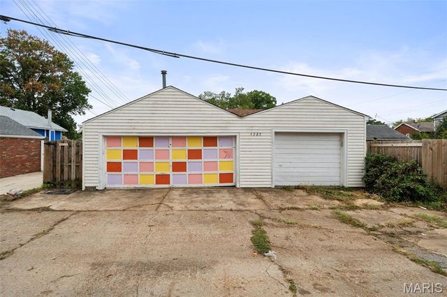 4325 Alma Avenue, St Louis, MO 63116